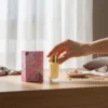 Musc Tahara Marshmallow Crush sur une table